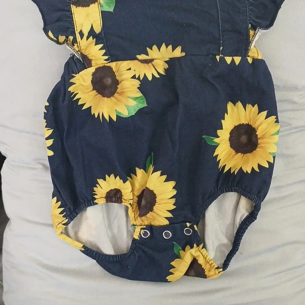 6-9 month daisy dress..worn once..smoke free home..hypoallergenic - Picture 3 of 4